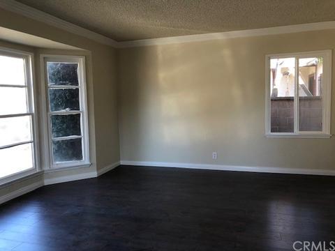 110 E Scott St, Long Beach, CA 90805 photo 2