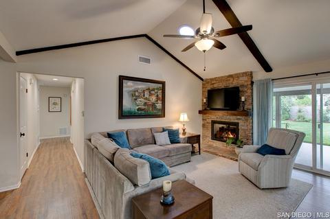 4700 Circle Lazy J Rd, Riverside, CA 92501 photo 9