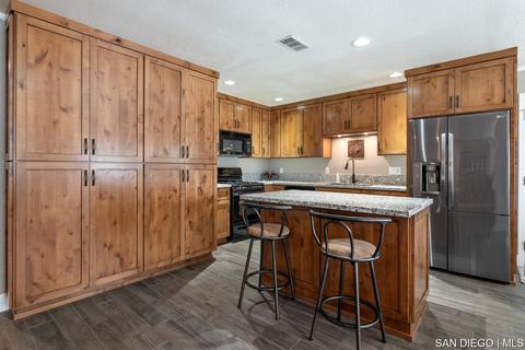 9922 Saddleback Dr, Lakeside, CA 92040 photo 3