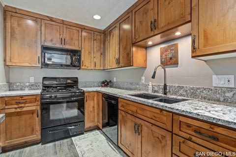9922 Saddleback Dr, Lakeside, CA 92040 photo 4