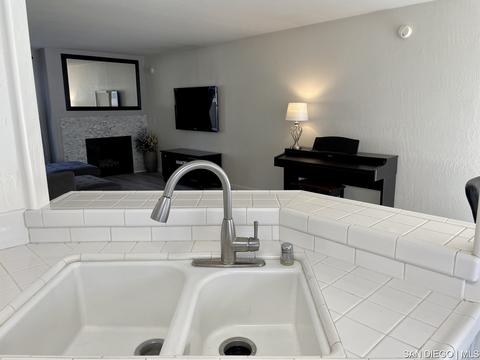 2908 Luciernaga St # E, Carlsbad, CA 92009 photo 17