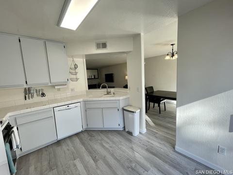 2908 Luciernaga St # E, Carlsbad, CA 92009 photo 16