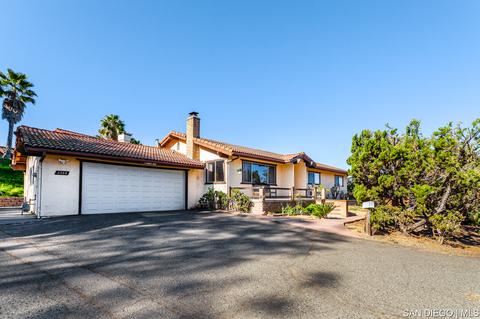2386 Primrose Ave, Vista, CA 92083 photo 2