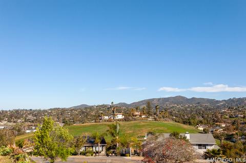 2386 Primrose Ave, Vista, CA 92083 photo 3