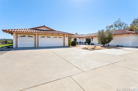 721 Elm Tree Ln, Fallbrook, CA 92028 photo 1