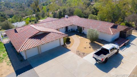 721 Elm Tree Ln, Fallbrook, CA 92028 photo 2