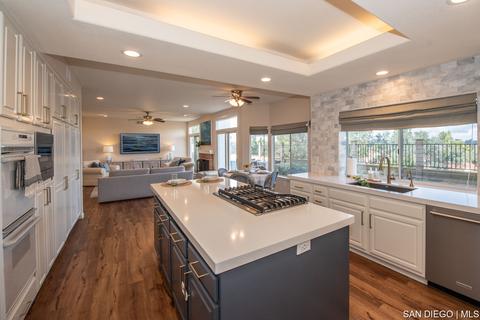 1549 Greenridge Dr, Vista, CA 92081 photo 13