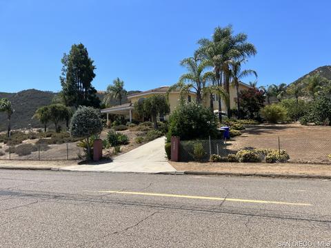 25984 Mesa Rock Rd, Escondido, CA 92026 photo 2