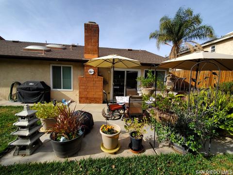 5984 Palencia Dr, Riverside, CA 92509 photo 2