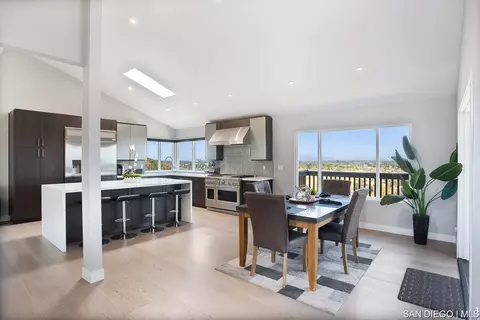 5645 Soledad Mountain Rd, La Jolla, CA 92037