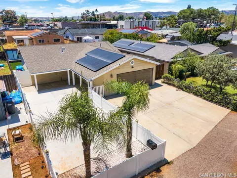 9752 Chestnut St, Lakeside, CA 92040