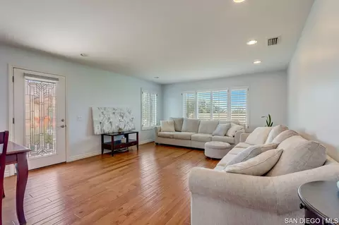 1031 Eider Way, Oceanside, CA 92057 photo 4