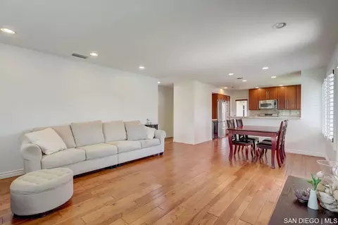 1031 Eider Way, Oceanside, CA 92057 photo 5