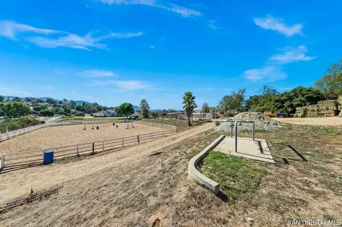 10310 Circa Valle Verde, El Cajon, CA 92021 photo 42