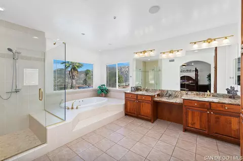 10310 Circa Valle Verde, El Cajon, CA 92021 photo 24