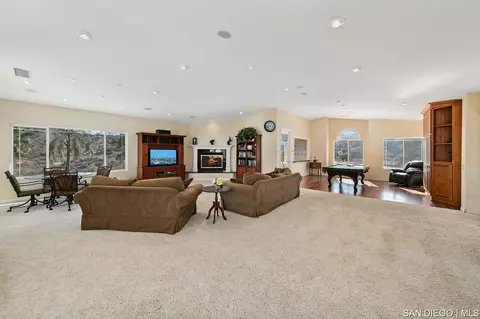 10310 Circa Valle Verde, El Cajon, CA 92021 photo 16