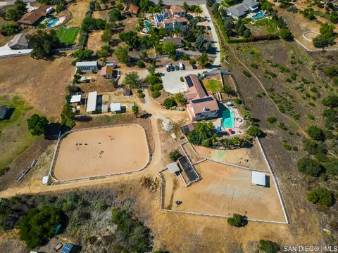 10310 Circa Valle Verde, El Cajon, CA 92021 photo 35