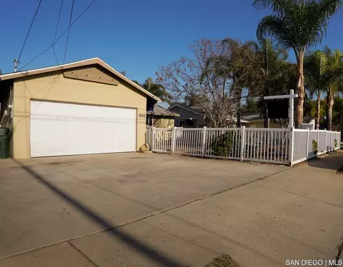 866 N Beech St, Escondido, CA 92026