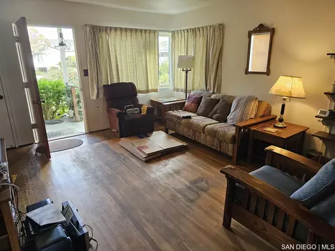 417 Gardner St, El Cajon, CA 92020 photo 2