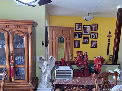 Living - 8303 Aqua View Ct, Spring Valley, CA 91977 photo 1 of 2