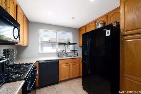 Kitchen - 9840 Shirley Gardens Dr UNIT 6, Santee, CA 92071 photo 1 of 2
