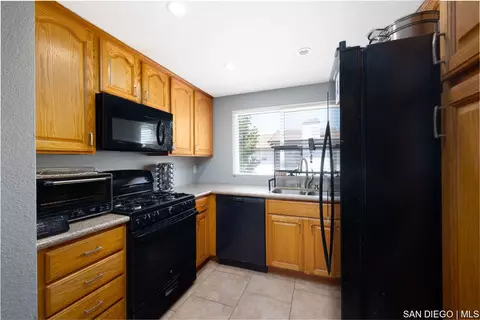 Kitchen - 9840 Shirley Gardens Dr UNIT 6, Santee, CA 92071 photo 2 of 2