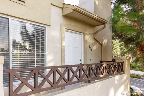 799 Brookstone Rd #204, Chula Vista, CA 91913