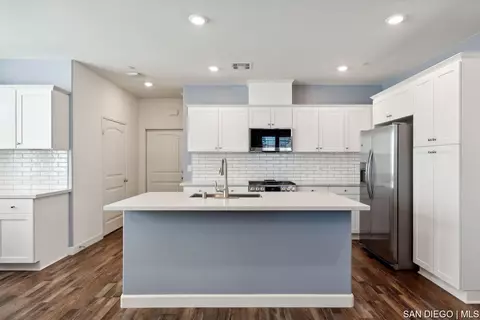 30420 Town Square Dr, Menifee, CA 92584 photo 2