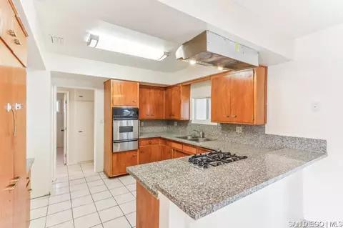 Kitchen - 576 E Wright St, Hemet, CA 92543 photo 1 of 2