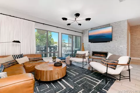 3025 Byron St # 306, San Diego, CA 92106