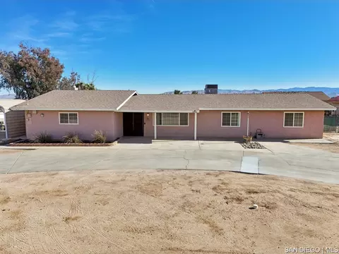 8893 7th Ave, Hesperia, CA 92345 photo 2