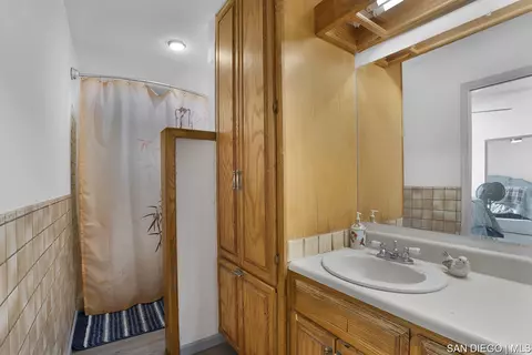 Bath - 13226 Mapleview St, Lakeside, CA 92040 photo 1 of 2