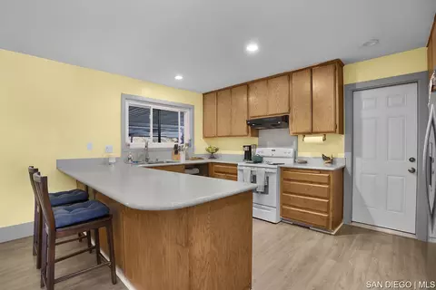 Kitchen - 13226 Mapleview St, Lakeside, CA 92040 photo 2 of 3