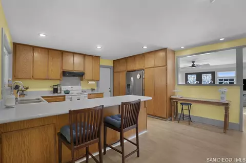 Kitchen - 13226 Mapleview St, Lakeside, CA 92040 photo 3 of 3