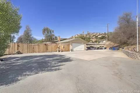 13226 Mapleview St, Lakeside, CA 92040