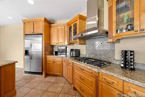 9648 Eucalyptus St, Spring Valley, CA 91977 photo 13