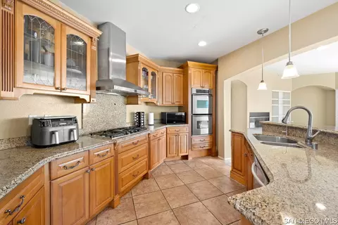 9648 Eucalyptus St, Spring Valley, CA 91977 photo 12