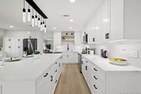 Kitchen - 13764 Jamul Dr, Jamul, CA 91935 photo 3 of 7