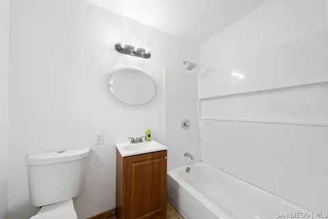 Bath - 13764 Jamul Dr, Jamul, CA 91935 photo 5 of 5