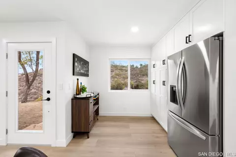 Kitchen - 13764 Jamul Dr, Jamul, CA 91935 photo 7 of 7