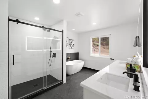 Bath - 13764 Jamul Dr, Jamul, CA 91935 photo 1 of 5