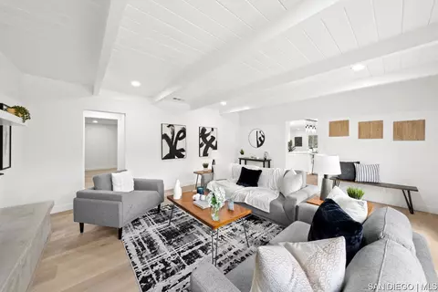 Living - 13764 Jamul Dr, Jamul, CA 91935 photo 3 of 5