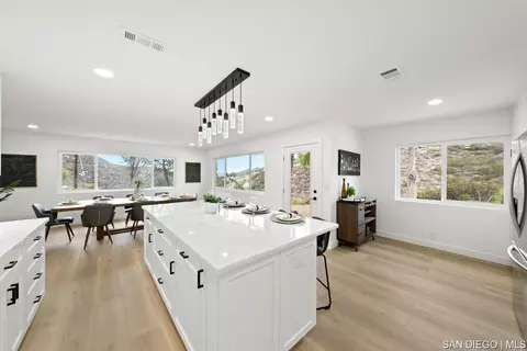 Kitchen - 13764 Jamul Dr, Jamul, CA 91935 photo 5 of 7