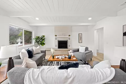 Living - 13764 Jamul Dr, Jamul, CA 91935 photo 5 of 5