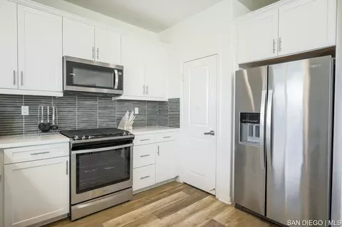 Kitchen - 8615 Chaparral Way, Santee, CA 92071 photo 2 of 3