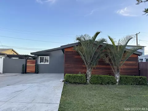 11902 205th St, Lakewood, CA 90715