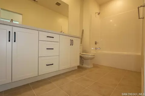 763 Meadowood St #337, Fallbrook, CA 92028 photo 5