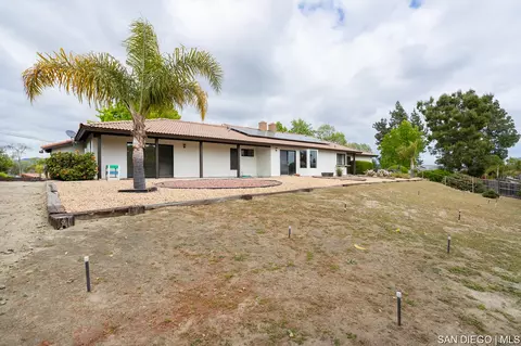 627 Elm Tree Ln, Fallbrook, CA 92028 photo 14