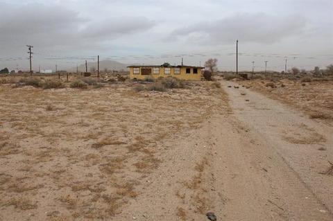 37807 Petra Rd, Hinkley, CA 92347 photo 1