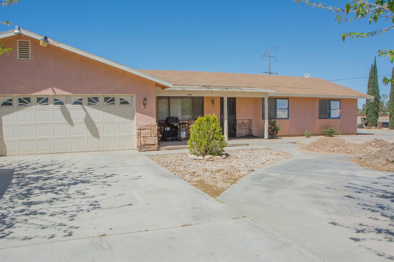 9110 8th Ave, Hesperia, CA 92345 photo 1